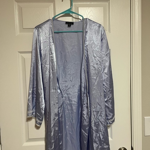 Purple Slip & Matching Robe - Picture 5 of 7
